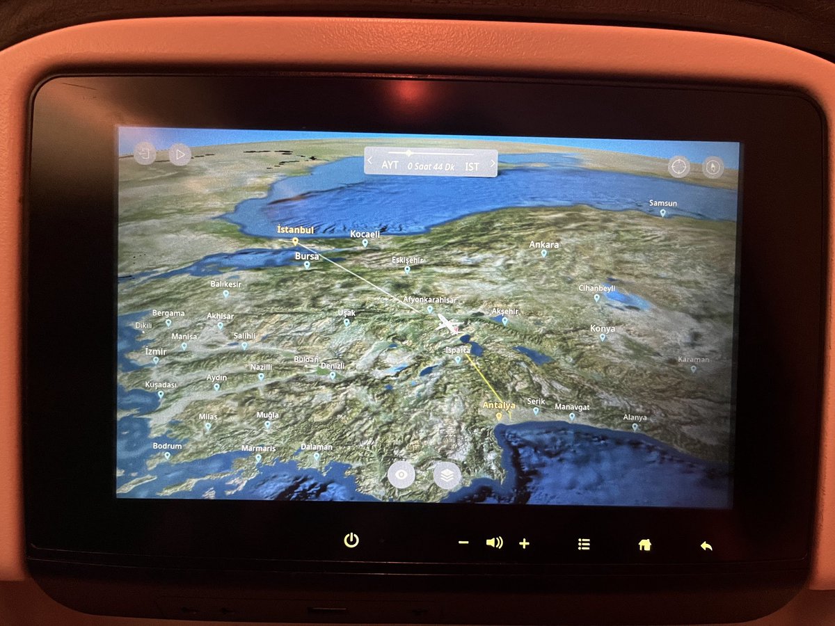 aeminkyr's tweet photo. THY'nin yurt içi uçuşunda ücretsiz ve sınırsız internet hizmetine denk geldim. Şimdiye kadar uçakta gördüğüm en iyi hizmet olabilir. Ping İstanbul'a 700ms civarı seyrediyor ama gayet stabil, external ip adresi US görünüyor. @TurkishAirlines https://t.co/B1cVYmGKO4