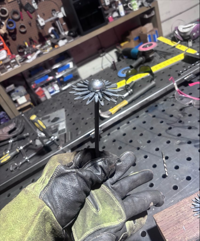 superhotfab's tweet photo. Sometimes after a long week you just need to take a second to smell the roses #cnc #metalwork https://t.co/crwRxu8eXc