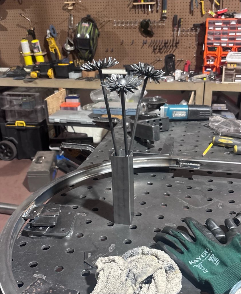 superhotfab's tweet photo. Sometimes after a long week you just need to take a second to smell the roses #cnc #metalwork https://t.co/crwRxu8eXc