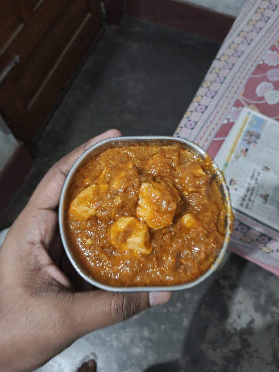 d4_cobra's tweet photo. @deepindergoyal Complete fraud by @zomato @zomatocare I ordered a full Kadhai Paneer &amp; received barely a quarter bowl. My mother was ill, and your useless support loop refused to help. Only a FULL REFUND will stop me from filing a legal case. Help or refuse!
Order ID - 8447922867 https://t.co/qiGc98yHFh