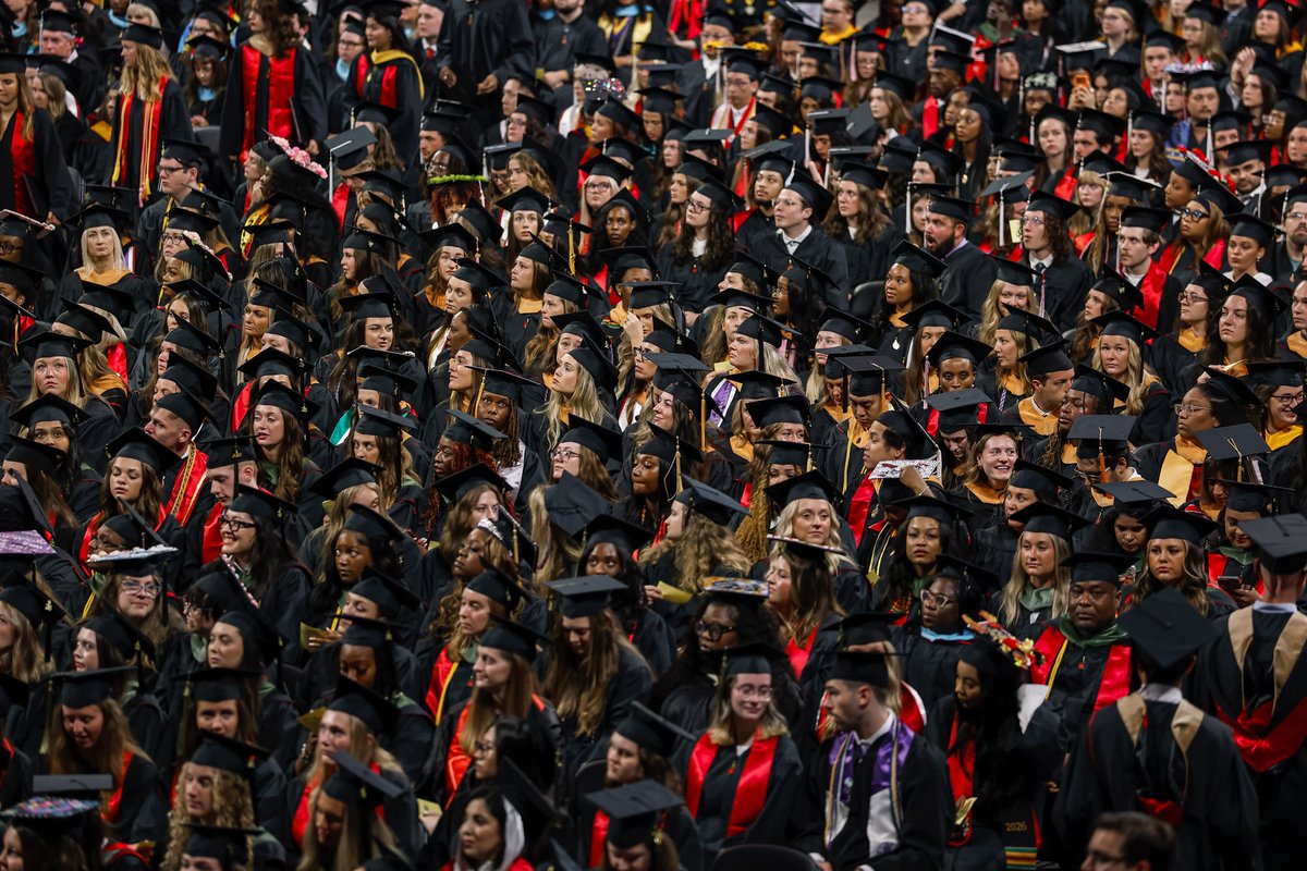 uofcincy's tweet photo. Welcome to the alumni family, Class of 2026! 🎓❤️ 

No matter where life takes you next, you’ll always be #BearcatsForLife 🐾 https://t.co/7IyqV5ALZM