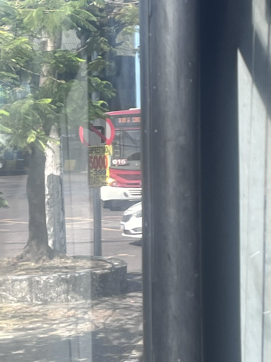 onibus016's tweet photo. adivinhem qm eh https://t.co/01cAkxwctd