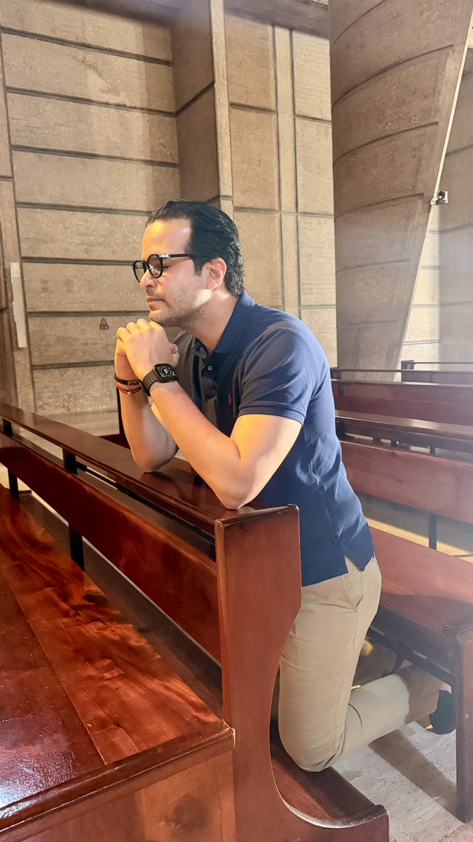 rafaelpazRD's tweet photo. Gracias a Dios por su infinita misericordia y a nuestra Madre por extender hacia nosotros su manto protector. 

Gracias por nuestras vidas y por el amor infinito que nos guía en esta vida dé turbulencias y avatares. 

Nuestra Fe se redobla ante cualquier adversidad, conscientes de que todo sirve al propósito que Dios ha establecido en nuestras vidas. 

Amén 🙏🏻