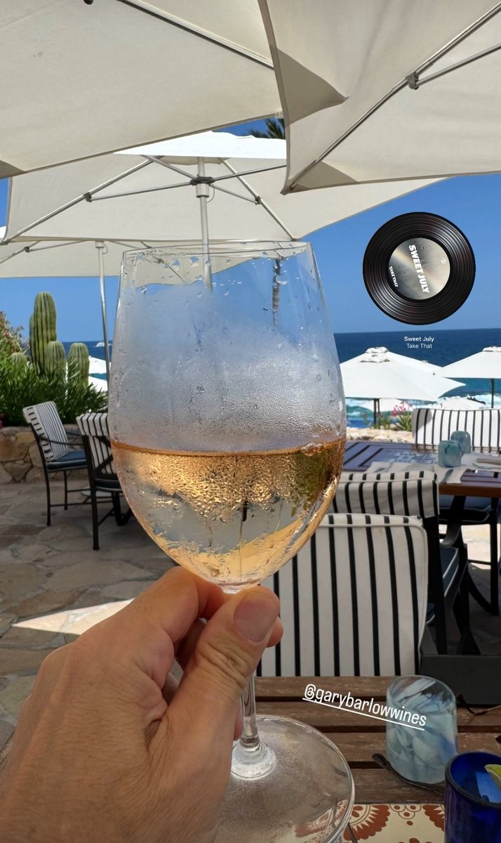 Garyismyhero's tweet photo. @GaryBarlow on #Instagram(-story) 😊 #cheers #⛱️ #oneweforgot #🍇🍷 / #newsong #1995 #writer #winwinwin #reposts #video #SweetJuly https://t.co/rF0ocmAkhQ