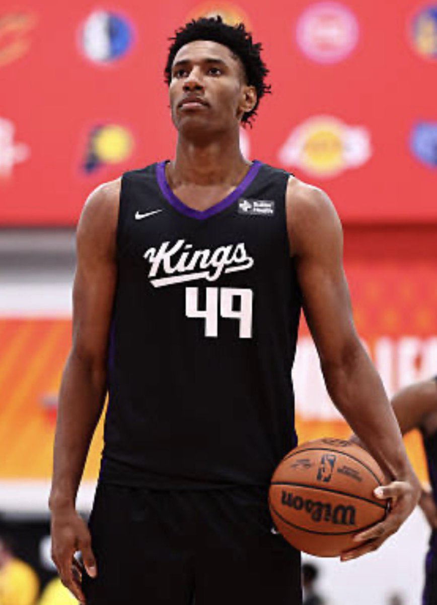 BuzzerReportNBA's tweet photo. JUST IN:

Marquel Sutton has agreed to an Exhibit 10 deal with the Chicago Bulls, per @Ary_Report.

Sutton is a 6’9” 225 pound forward who averaged 13.1 PPG, 7.3 RPG and 0.7 APG with the LSU Tigers last season. https://t.co/jYg2BSSR5Q