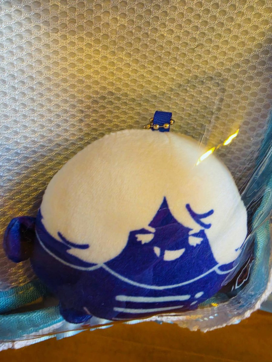 rouxls's tweet photo. It took a while for all of these to arrive and others stuff still need to be mailed but.... Rouxls itabag in progress???!!! I'm so happye... (Stuff on it may change whenever I get the other items I've ordered)

#deltarune #rouxlskaard https://t.co/hyk23wDozX