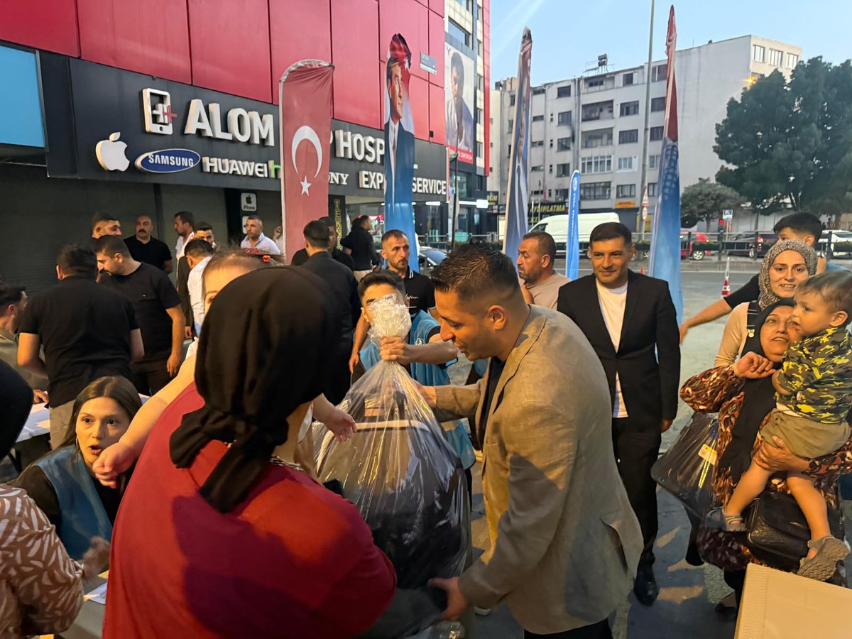 halityagmur's tweet photo. Çocuklarımızın güvenliği ve trafik bilincinin artırılması amacıyla hayata geçirdiğimiz Araç Koltuğu ve Koltuk Yükseltici Sosyal Sorumluluk Projemizi, hemşehrilerimizin yoğun ilgisi ve katılımıyla başarıyla gerçekleştirdik.Bir bebek koltuğu, yalnızca bir güvenlik ekipmanı değil; geleceğimizin teminatı olan evlatlarımızın hayatını koruyan en önemli tedbirlerden biridir. Bir çocuğun güvenliği, ertelenebilecek değil, öncelik verilmesi gereken bir sorumluluktur.

Tek derdimiz Türk gençliği, tek gayemiz geleceğimiz olan evlatlarımızın güven içinde büyümesidir. Bu anlayışla, milletimize ve geleceğimize hizmet etmeye kararlılıkla devam edeceğiz.