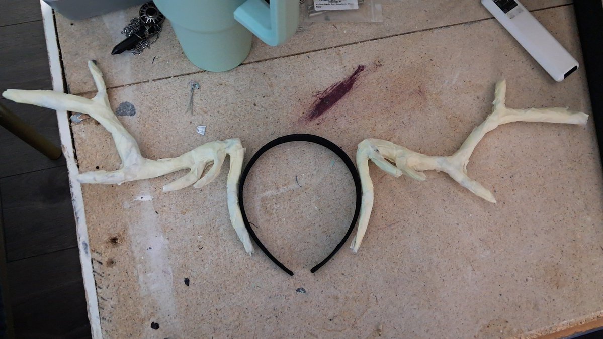 like_Vanni's tweet photo. Starting a new cosplay 
#dess #deltarune #deltarunechapter5ㅤ https://t.co/sPYcsMfpba