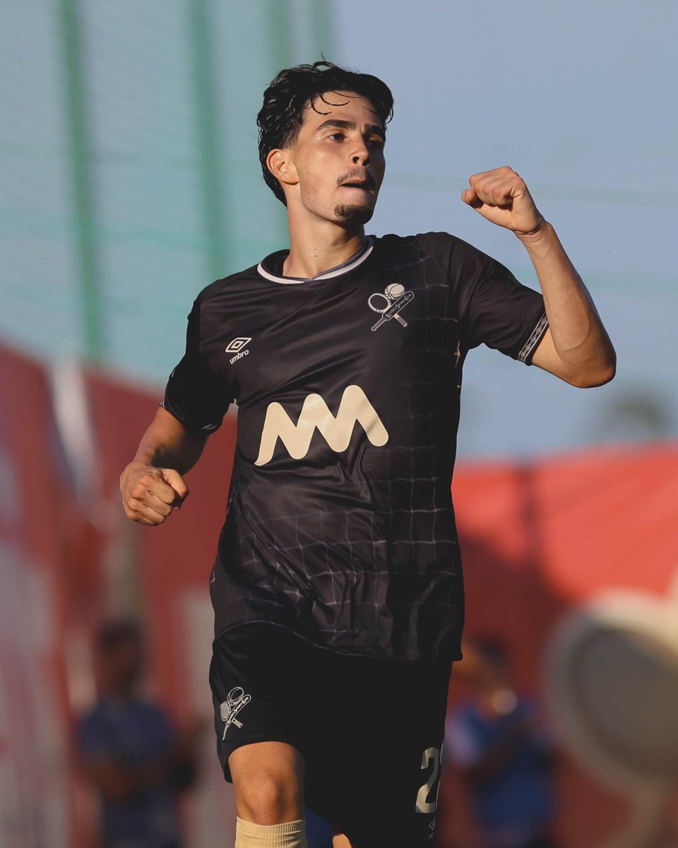 leixoessad's tweet photo. A nossa 𝕬𝖗𝖒𝖆𝖉𝖆 veste preto 😍

#ArmadaDoMar • #SLBBxLSC • #LigaPortugalMeuSuper https://t.co/4oYl4LovNR