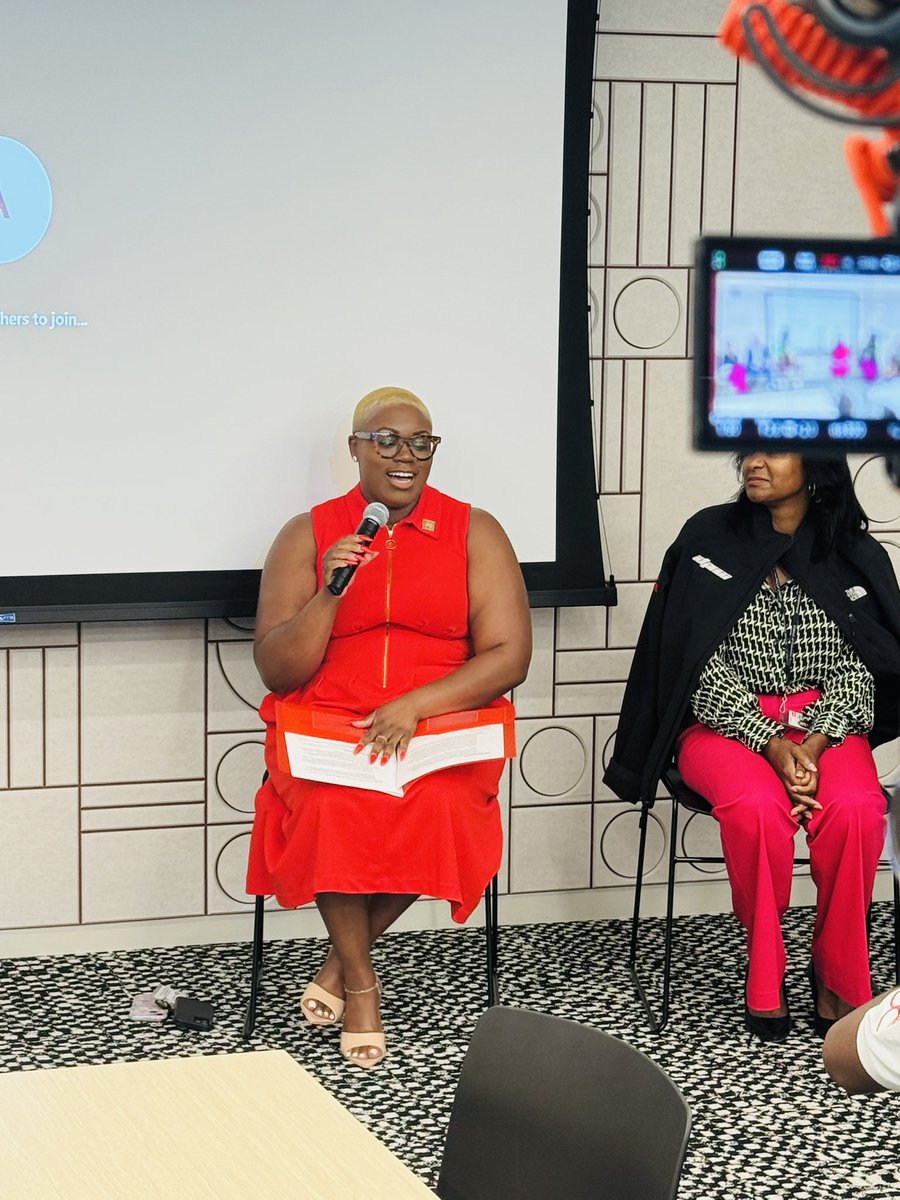 OVSJG_DC's tweet photo. Today, OVSJG joined @ONSEDC_ Inside the Industry: Media &amp; Communications Career Panel to help introduce youth participants to the wide range of opportunities within public service and communications. Panelists shared their career journeys &amp; highlighted the power of storytelling. https://t.co/fqgN4ZJEhu