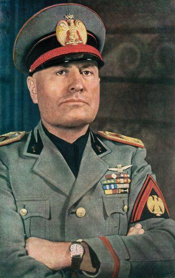santypatriota's tweet photo. El creador del fascismo se veía así.

No saben reconocer su propia raza mediterránea. Tristemente domados por la imágen del alemán y el nórdico de Estados Unidos kjjj. https://t.co/dMDWmgqWiU