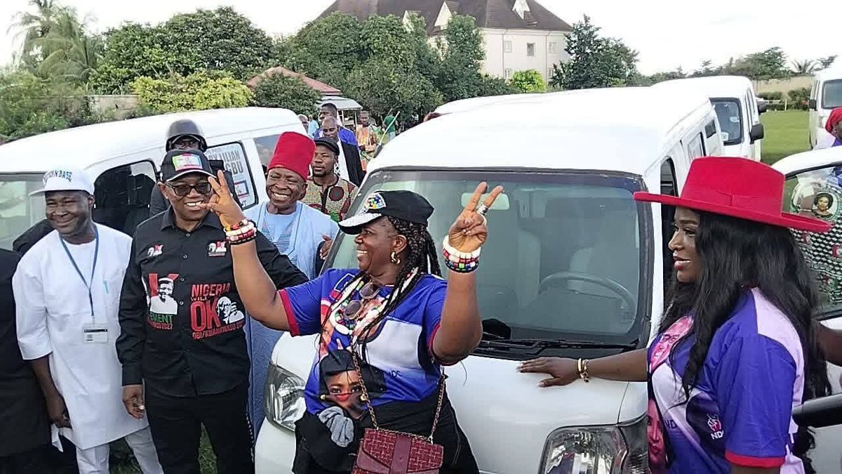 NewNgisPossible's tweet photo. See how Peter Obi is empowering his community in Anambra.

1. Sewing machines 
2. Mini buses
3. Refrigerators

Heart of humanity.

God bless Mr Peter Obi https://t.co/XAaCFHU52l