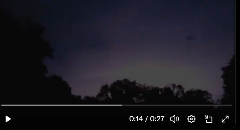 8_bit_Tom's tweet photo. @DocStrangelove2 for those that cant see it. moves from right to left only being seen with the flashes of lightning. https://t.co/BVd1AZ4eAP