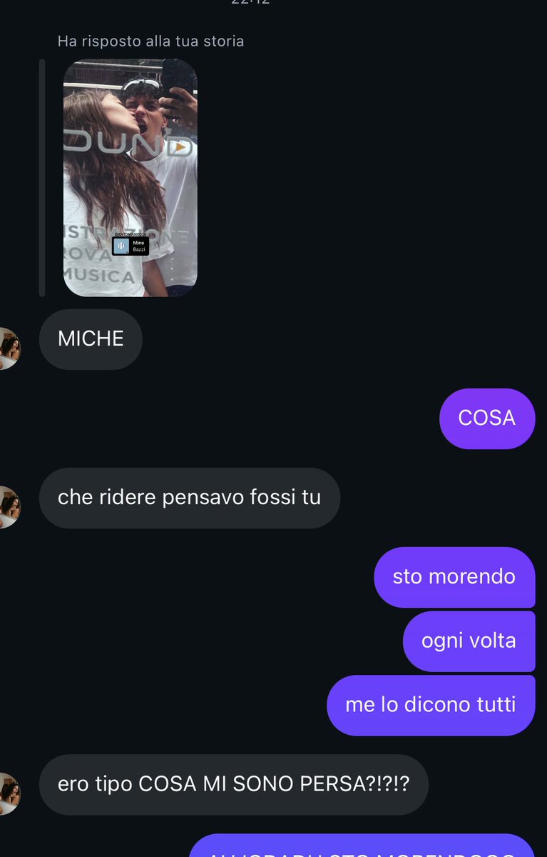 mjchel_a's tweet photo. il fatto che ogni volta che reposto una loro storia la gente pensa che io sia Antonia è tipo un complimento indiretto x me #senzagnocca https://t.co/Zj7KsYNXkg