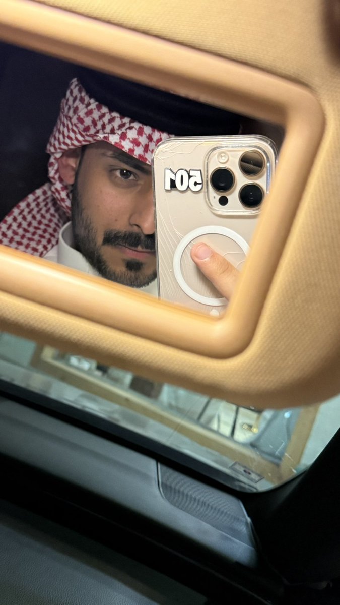 l_4xl's tweet photo. على كثر النجوم ..
انا أعرف النجوم اللي تشوقني مطالعها https://t.co/gLKNylsaKN