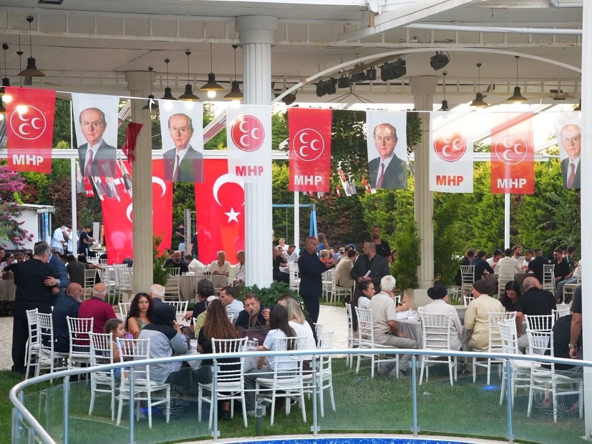 EmengenEnes's tweet photo. Gölcüğümüzde güzel bir akşam, güzel bir sonuç! 🇹🇷

Gölcük ilçe başkanlığımızca gerçekleştirilen programımızda; aramıza katılan yüzlerce yeni üyemizle bir aradaydık. 

Birlikte büyüyor, birlikte güçleniyoruz. Liderimizin yolunda, Ülküdaşlarımızla omuz omuza, daha güçlü yarınlara! https://t.co/BQBiB9JCDM