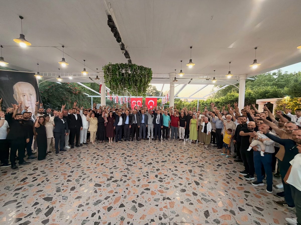 EmengenEnes's tweet photo. Gölcüğümüzde güzel bir akşam, güzel bir sonuç! 🇹🇷

Gölcük ilçe başkanlığımızca gerçekleştirilen programımızda; aramıza katılan yüzlerce yeni üyemizle bir aradaydık. 

Birlikte büyüyor, birlikte güçleniyoruz. Liderimizin yolunda, Ülküdaşlarımızla omuz omuza, daha güçlü yarınlara! https://t.co/BQBiB9JCDM