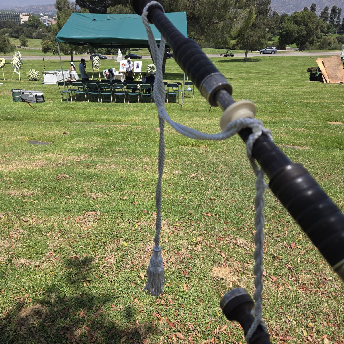 Bagpipeplayers's tweet photo. Bagpiper for Burbank and Hollywood Hills.  Forest Lawn.  https://t.co/HzNKK2154h is based in Southern California.  Traditional Scottish Bagpipe music. Weddings, Parties and more Scottish Pipes and Drums. EST. 1981 https://t.co/pbee48OzFZ