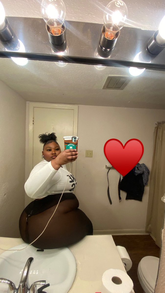 mschris99999's tweet photo. Wide load 😭. https://t.co/nQRCg0bXMX