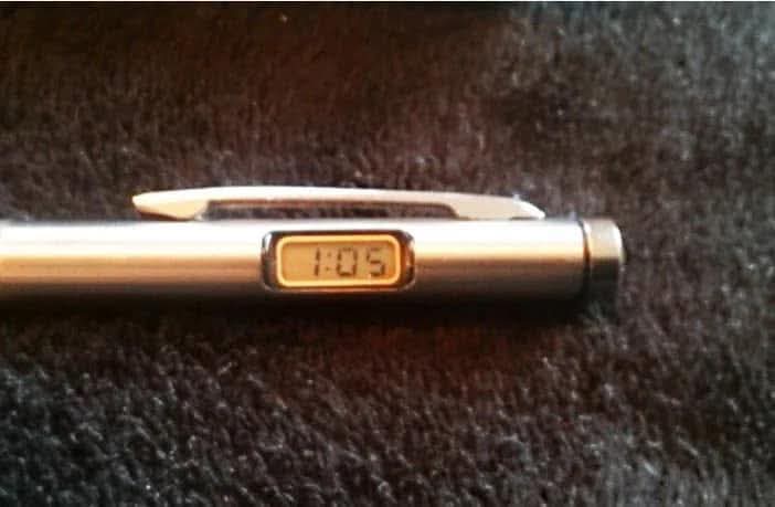 landofthe80s's tweet photo. Nothing says luxury more than a pen with a built in clock! https://t.co/I0RK0BYFAh