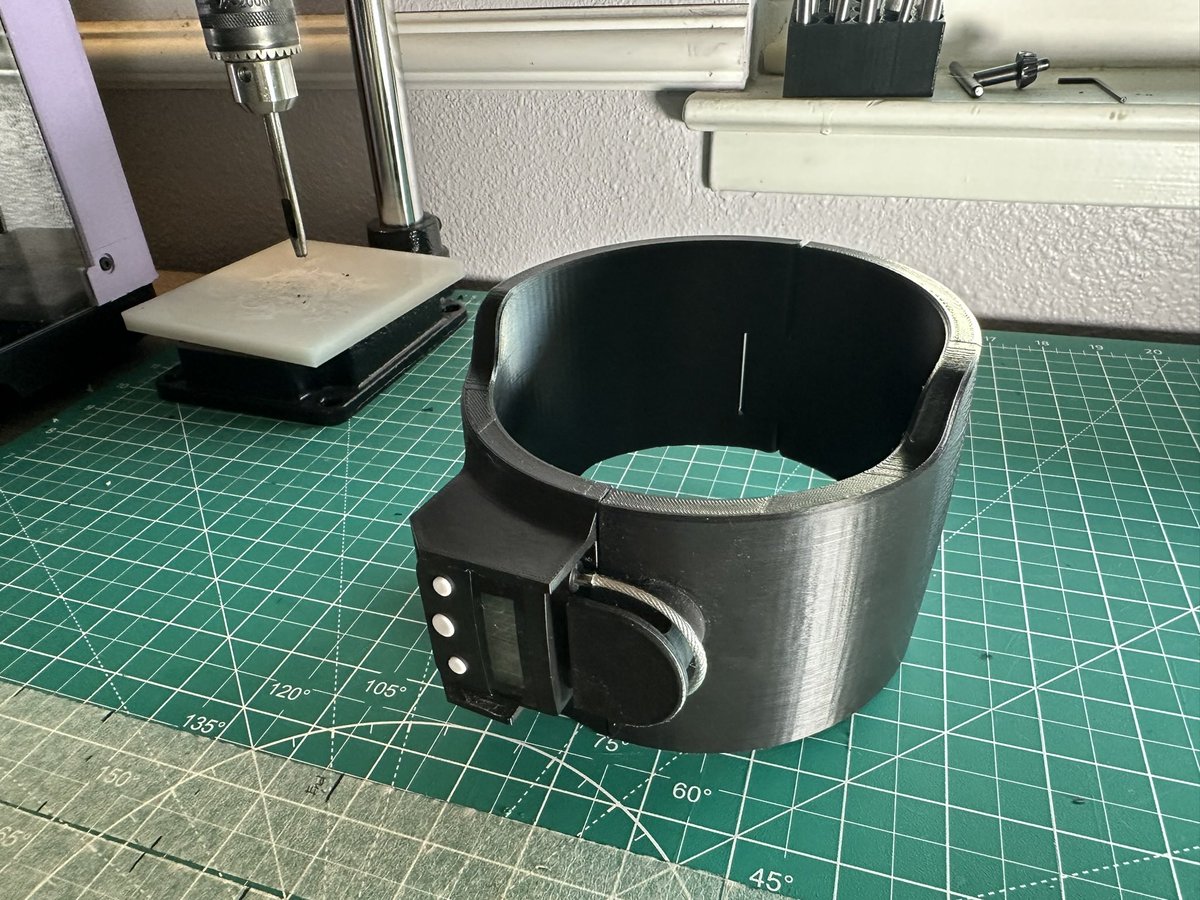CaliKinkCo's tweet photo. @PotatoHusky Omg! I made my own collar like this! I was considering selling them on my shop! https://t.co/dX8laZUp5x