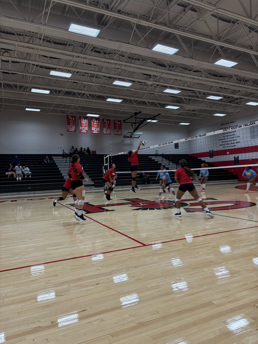bportvball's tweet photo. Lady Exporters first scrimmage was successful. 3-0 #ExporterPride #AllInAllHeart
#WeAreOne https://t.co/ABTLkAYpor