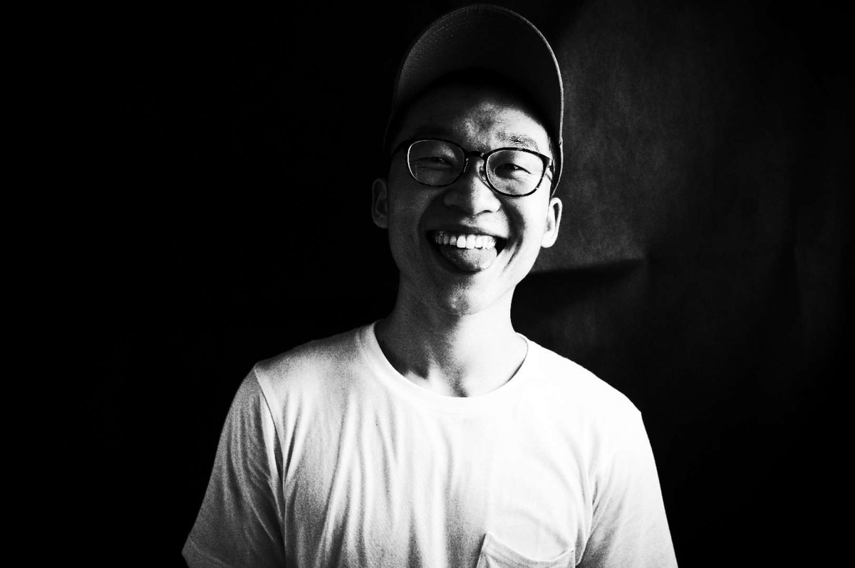 KennedyxHand's tweet photo. Just saw my first open mic—forgot my material mid-set and ranted about my microwave thinking it was a mic test. Still got a round of applause Turns out chaos is funnier than my planned bit. #ComedyLive, https://t.co/jo6twiYBQK