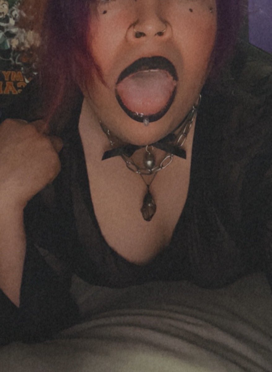transjestaxo's tweet photo. I’m so horny right now, ugh fuck it Friday 

Who likes spit 🥵🔥💦

Tags: #transfemme #trans #transbbw #nsfwtwtًً  #latina #tgirl #tdick #gock #transwoman https://t.co/h6lWiCHBe9