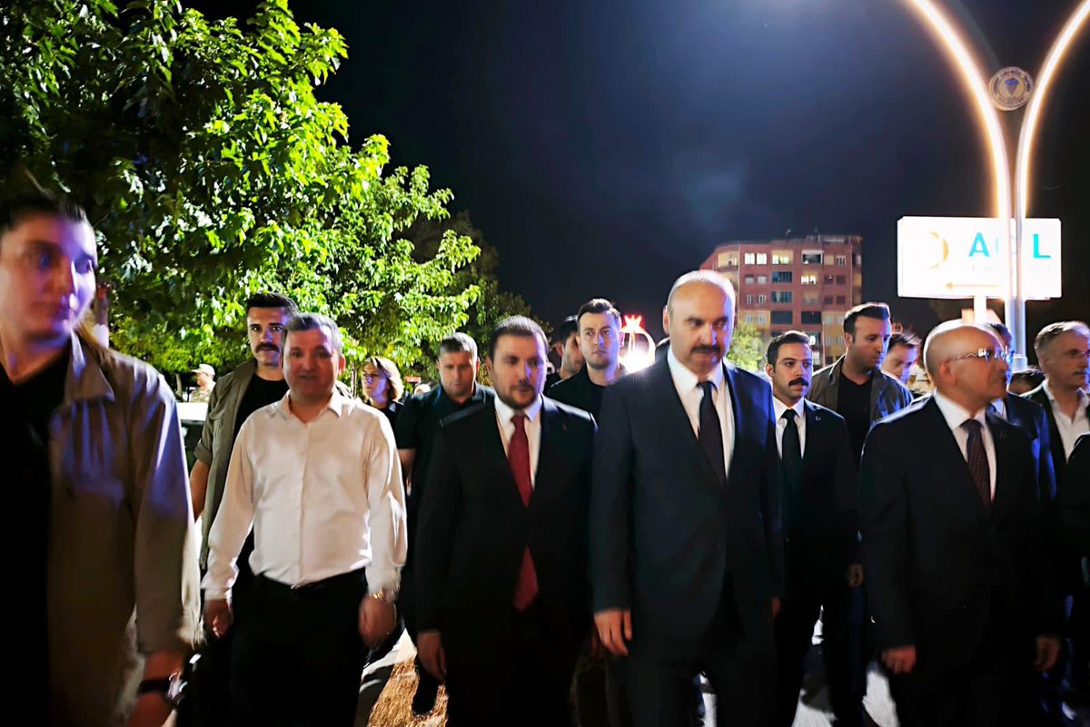 mehmetmasumozel's tweet photo. 📍Gercüş

Hazine ve Maliye Bakanımız Sayın Mehmet Şimşek’in teşrifleri; Bakan Yardımcımız Sayın Zekeriya Kaya ve Valimiz Sayın Ekrem Canalp’in katılımlarıyla düzenlenen programa katılım sağladık

Gercüş’ümüze ve hemşehrilerimize hayırlı olmasını diliyoruz. https://t.co/P79lbRU8yK