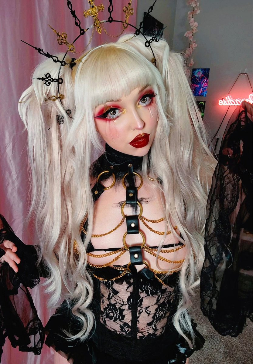 DarcyNycole's tweet photo. 📌  X/Twit is my only social outside of my ���� stream spaces I post about/will talk about things industry related❕️
                            ‼️Info🗡
⛔️ No OF 
✅️ Live streams on MFC 🌴 (I tweet here when I go live with a �� to stream)
❎️ Strictly dominant (@GxddxssD) unless you can pay the price 🗝 
✴️ I do occasionally post role switch adjacent content when i feel like it (bc i love a catgirl moment) +cosplays etc
⚠️ I reply to all other non domme related Dms on Fanslý (https://t.co/qeViA6rFpG) I also post to both followers and sub tiers on my main feed 🫶
✴️ To get my attention faster, make a louder statement via 🎁👑 (https://t.co/DVHcBLcPXI)
⚠️ I enjoy more extreme/taboo/depraved kinks/fetishes, always open to subs/regs who fall into such categories 
☣️Over 11 yrs exp- be serious, be direct, have the means to back it, and dont piss me off.
⛔️ Absolutely 0 online facade/personality, no tolerance for parasocial bs, I do not hide how I feel or what im thinking with my community and those individually within it.

🖤🤍⚔️ D