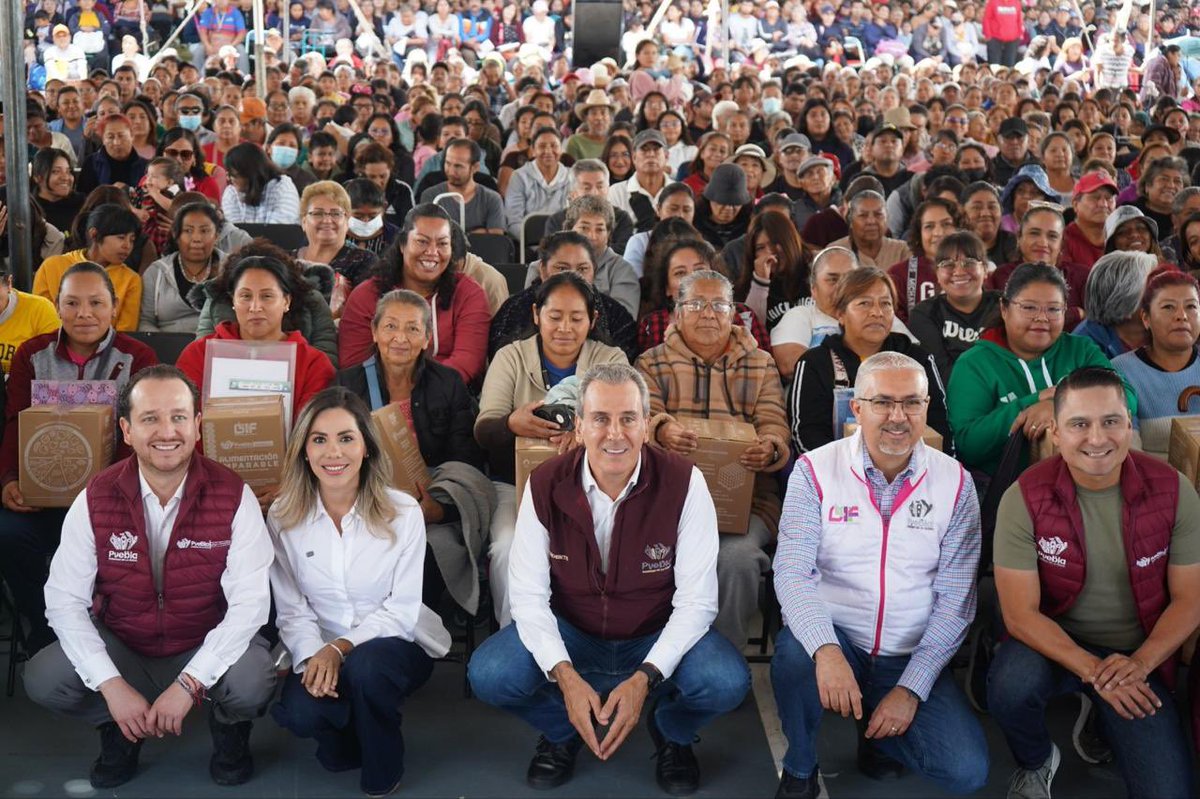 pepechedrauimx's tweet photo. Una mejor alimentación también significa más bienestar para las familias.

A través de #AlimentaciónImparable contribuimos a que niñas, niños y personas adultas mayores, tengan acceso a una alimentación nutritiva, porque juntos construimos una ciudad con más oportunidades para todas y todos. 🥗👧🏻👵🏻
