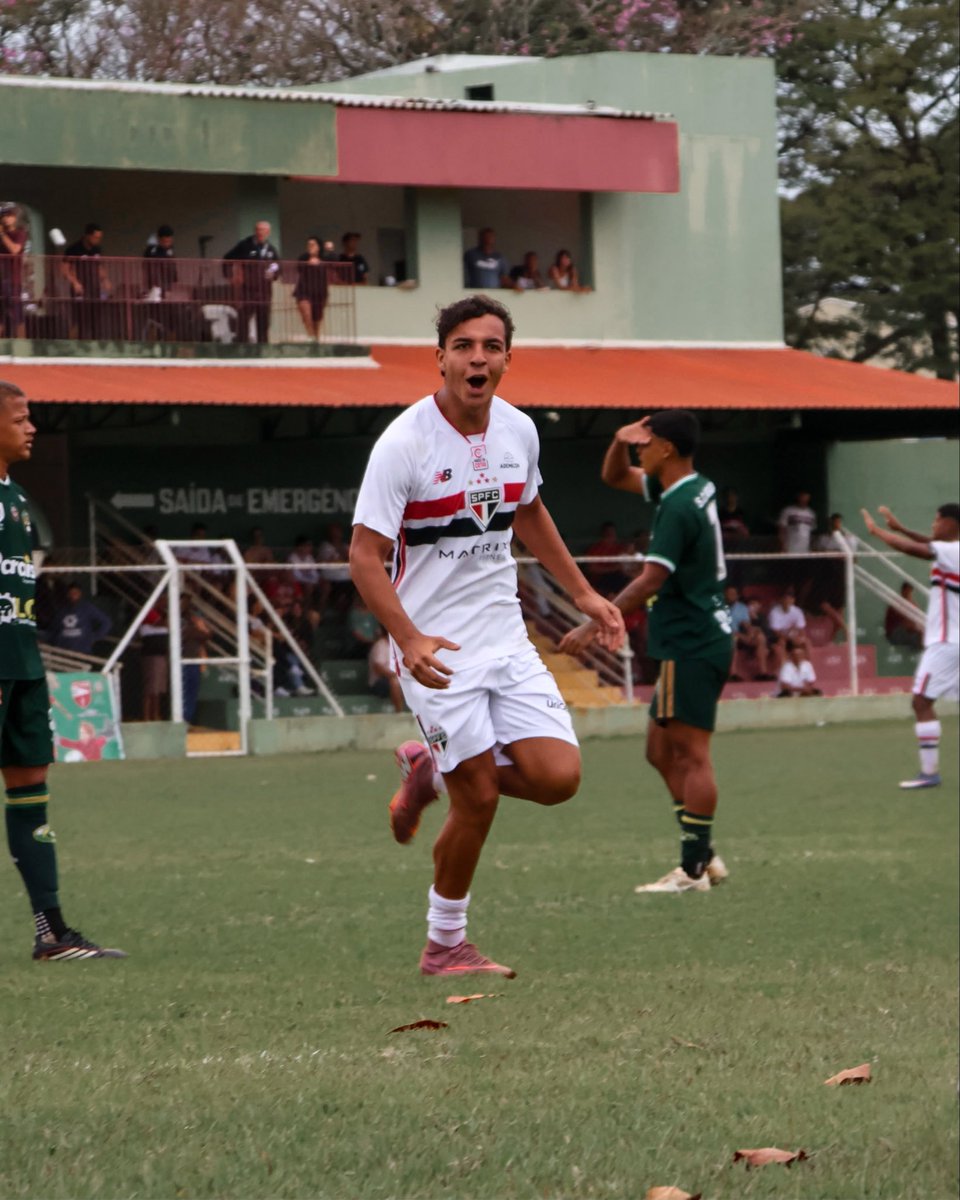 SaoPauloFC's tweet photo. 🔥 Vitória fora de casa e invencibilidade mantida!

O Sub-20 bateu o Aguaí por 3 a 0 nesta sexta-feira, pelo Paulista da categoria, com gols de Gustavo Miranda, Renan e Davi Pena.

📸 Gerson Nichollas / São Paulo FC

#MadeInCotia
#VamosSãoPaulo 🇾🇪 https://t.co/zvmRzRzvkC