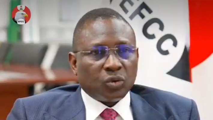 ParallelFacts's tweet photo. You Are Not Worthy To Be Called Pastor After You Consistently Allowed Yourself To Be Messed Up At The Altar Of Petty Politics — Lawyer Aninze Tells EFCC Chairman https://t.co/S5kvUwbdGr https://t.co/VbGe7RAYwi