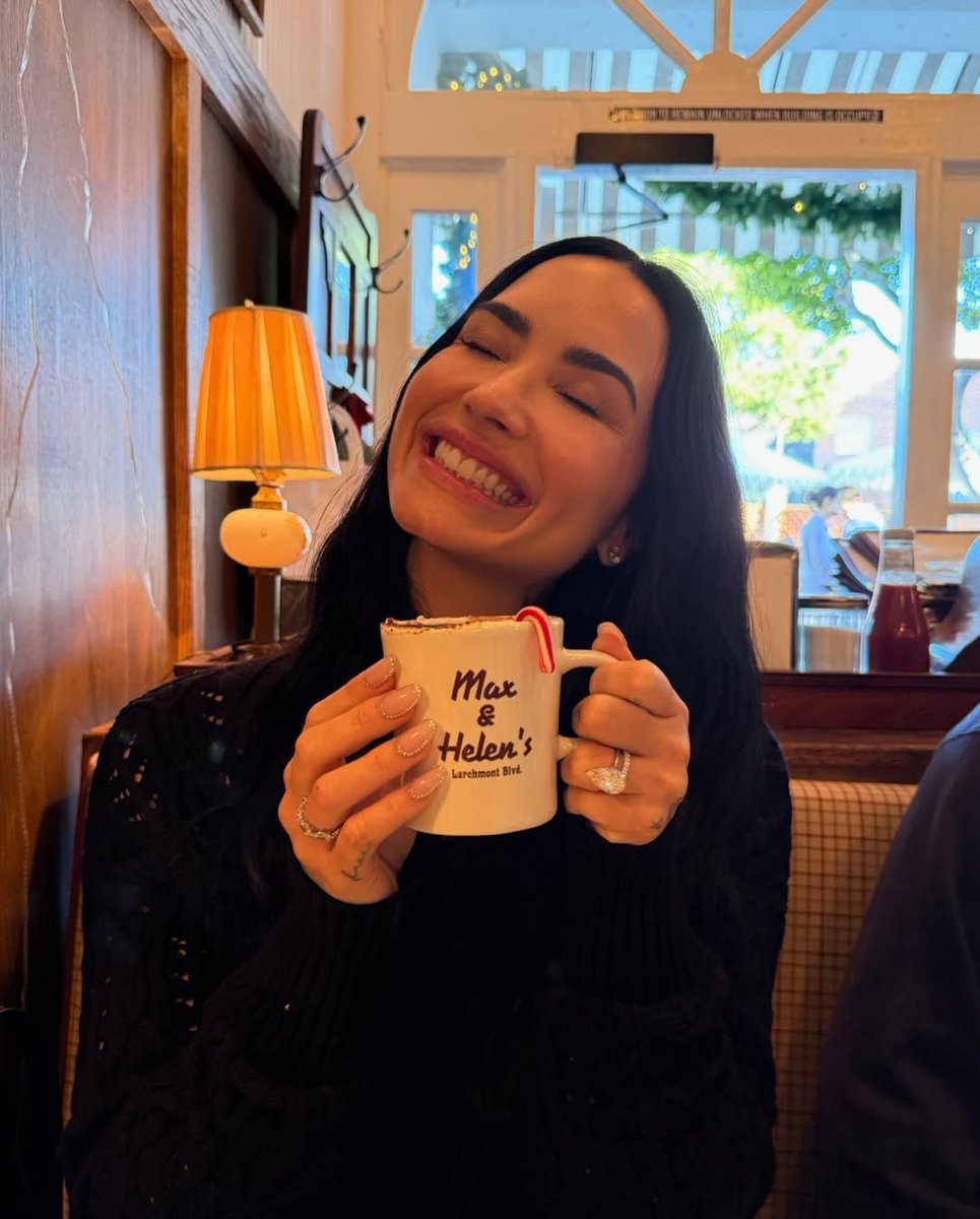 lonelylvato's tweet photo. i really truly miss her so much😩 https://t.co/ZmZQpi1pQ8