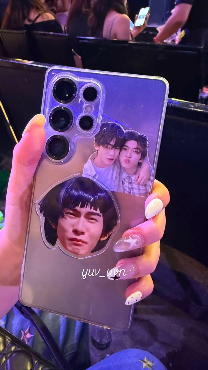 yuv_uvn's tweet photo. When p'Tee saw my griptok while doing the fanchat, he said: "Griptok narak jangg" but it I'm end my video🫠😭😭
ขอบคุณมากนะคะพี่ตี๋แต่หนูเขินจัง🤣
TEETEEPOR DMD IN THE USA 
#DMDinUSAxTMKTTP
#teeteepor #ตี๋ตี๋ป๋อ #twnpich #PorSuppakarn
★★#vava #วาวา https://t.co/c702GlyRLb