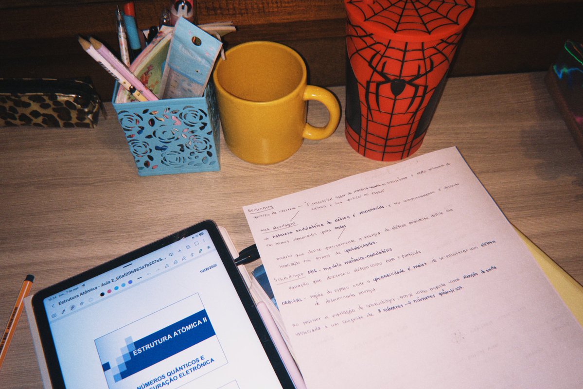 aerospacemy's tweet photo. estudando mais após as aulas da faculdade https://t.co/eCLkPUysL7