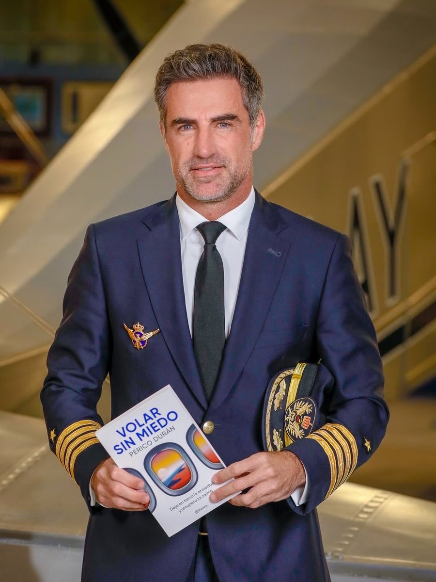 PericoDurann's tweet photo. For years I have had the privilege of standing next to people who are afraid of flying. I have heard your concerns, your questions, your small accomplishment. Everything I’ve learned along the way I’ve gathered in this book, with the intent that I may serve you too. https://t.co/ANxUsjGVdA