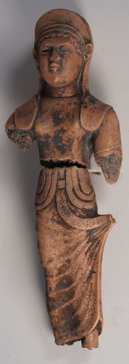 ACuriousSignal's tweet photo. 🏺 Nobody had touched what was at the bottom of this well for more than 2,000 years.

Archaeologists excavating the ancient Etruscan city of Kainua in Italy have uncovered a sacred well containing bronze objects deliberately left as offerings.

They appear to have been placed there as part of rituals connected to the goddess Uni — and remained undisturbed since antiquity.

Then archaeologists reached the bottom.