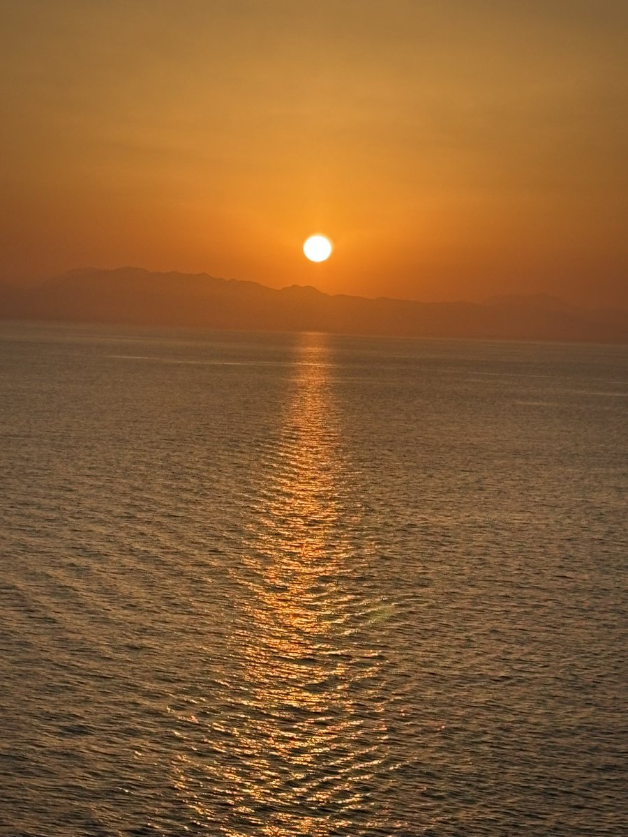 markscameron's tweet photo. First cruise in a while for Mrs C,  arranged a sunset dinner as well 👍 https://t.co/6TVJIKxm7e