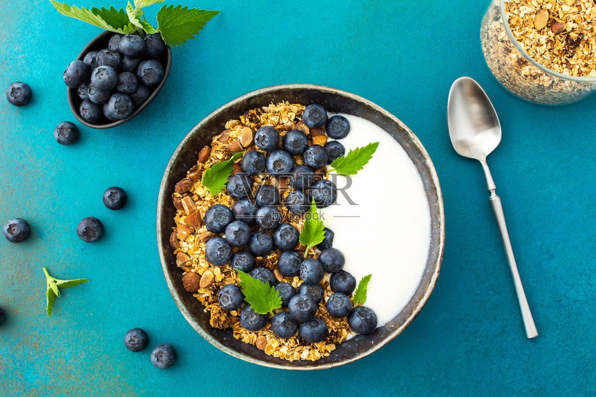 Just1blond's tweet photo. Just tried the new wild blueberry granola from @LocalGrain! Crispy, naturally sweet, and packed with real berry chunks—no added sugars, perfect for morning yogurt bowls. 10/10 would repurchase! https://t.co/cTVY2JPU6c
