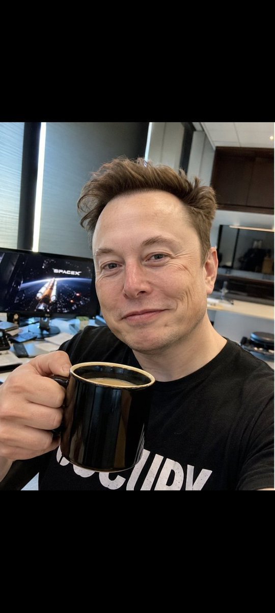 ElonEmpireUS's tweet photo. Be honest 👇 

🇺🇸 Do you think Elon Musk has become one of the most influential voices in American politics? 

🟢 A. Yes 🚀
🔴 B. No 🤔 https://t.co/Bv9lArOQ4K