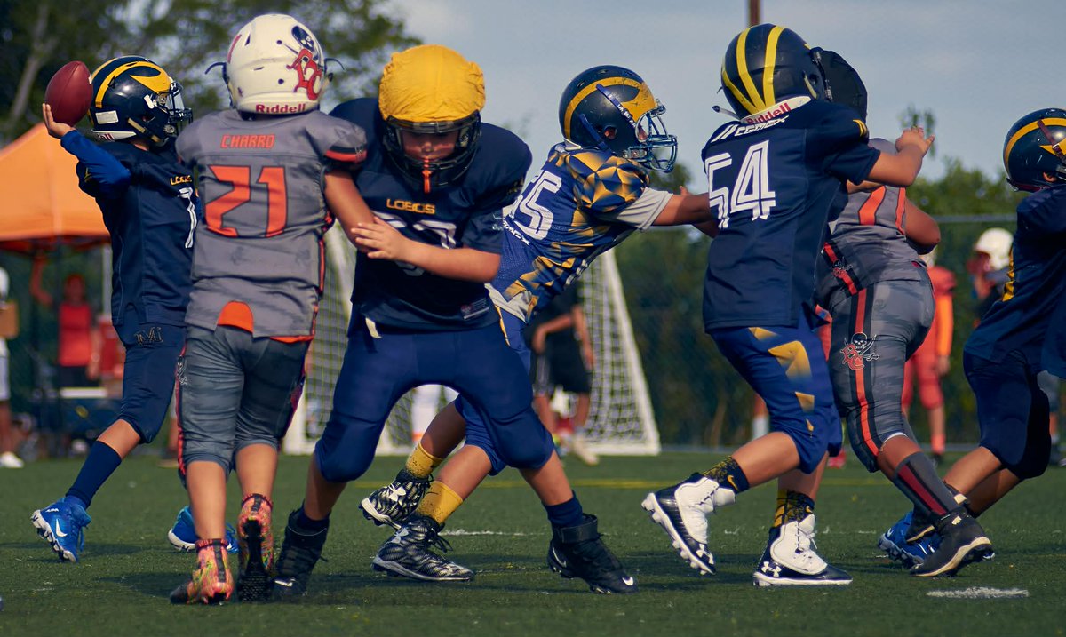 scmedicaid's tweet photo. As the fall sports season begins, make sure your child is ready to play safely. Sports physicals, proper hydration, adequate sleep and prompt attention to injuries can keep young athletes healthy throughout the season! More sports safety details: https://t.co/79SlbheV68. https://t.co/JUM5VNFAOI