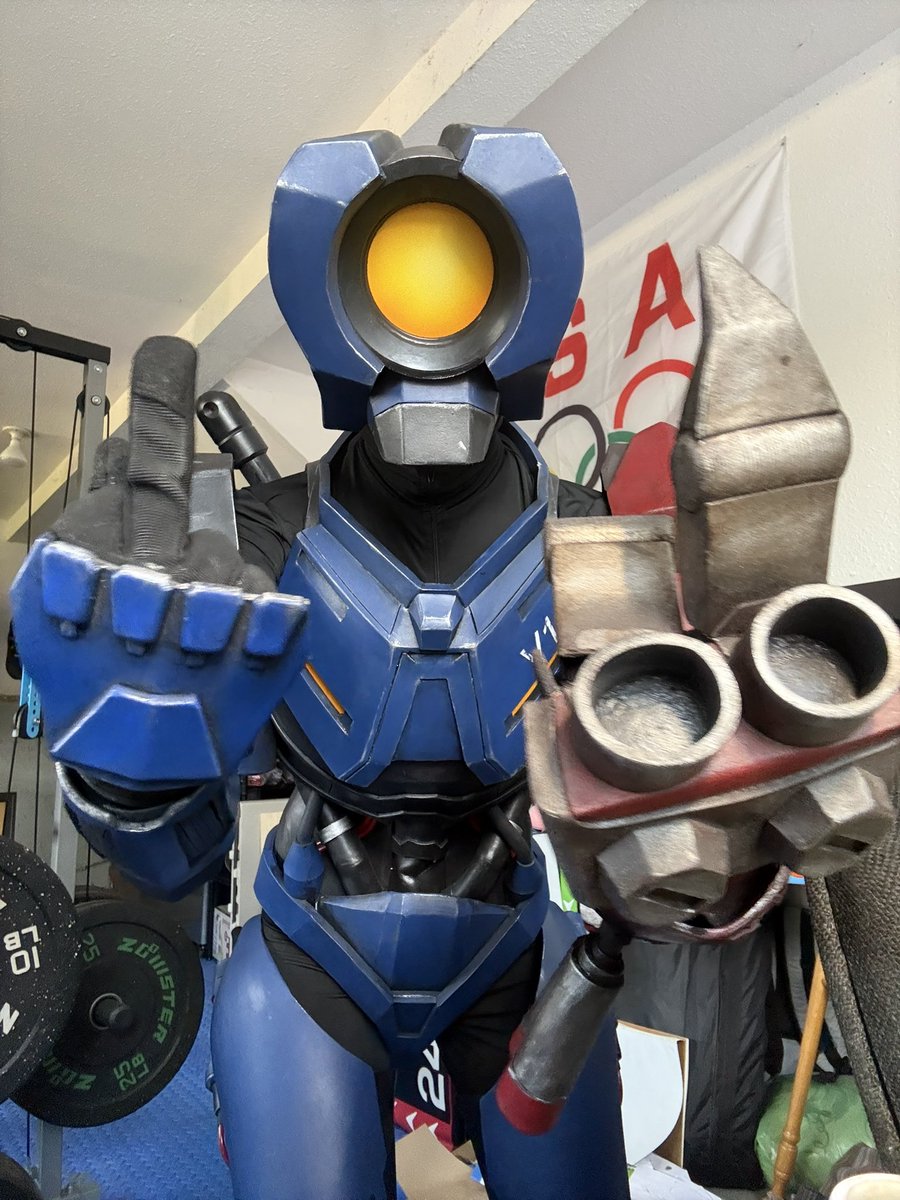 ThePanopticos's tweet photo. Another V1 fit test! 

Hello, world! 
#Ultrakill https://t.co/MIREsFuwtQ