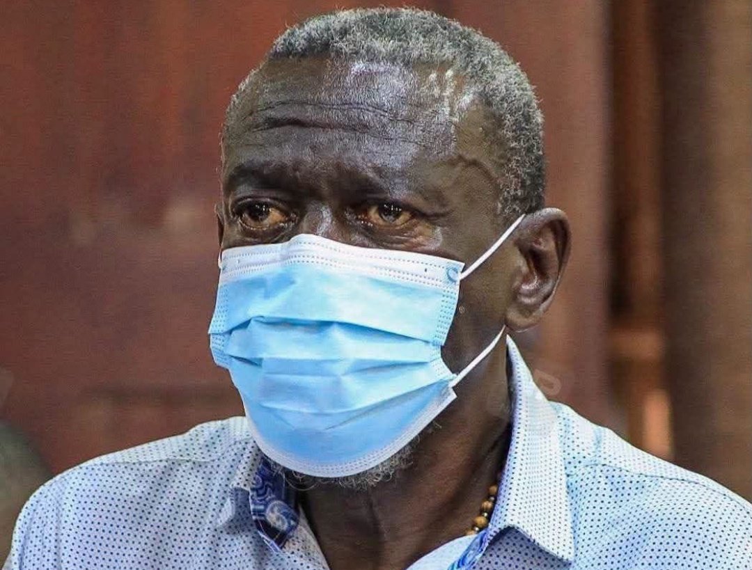 DrBayiggaLulume's tweet photo. General Dr Kizza Besigye has been moved away from the National Referral Hospital Mulago, probably back to Luzira Prison or to any other Destination.
Please @KagutaMuseveni, Commander in Chief of Armed forces please let us know where the critically ill patient is being taken. https://t.co/Y1Na22JNoH