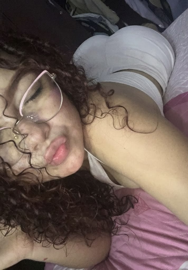 Rayssaafofa's tweet photo. Acabei de fazer 18, posso te enviar fotinhas na DM?? 😽 https://t.co/0Z5hcgfwPC