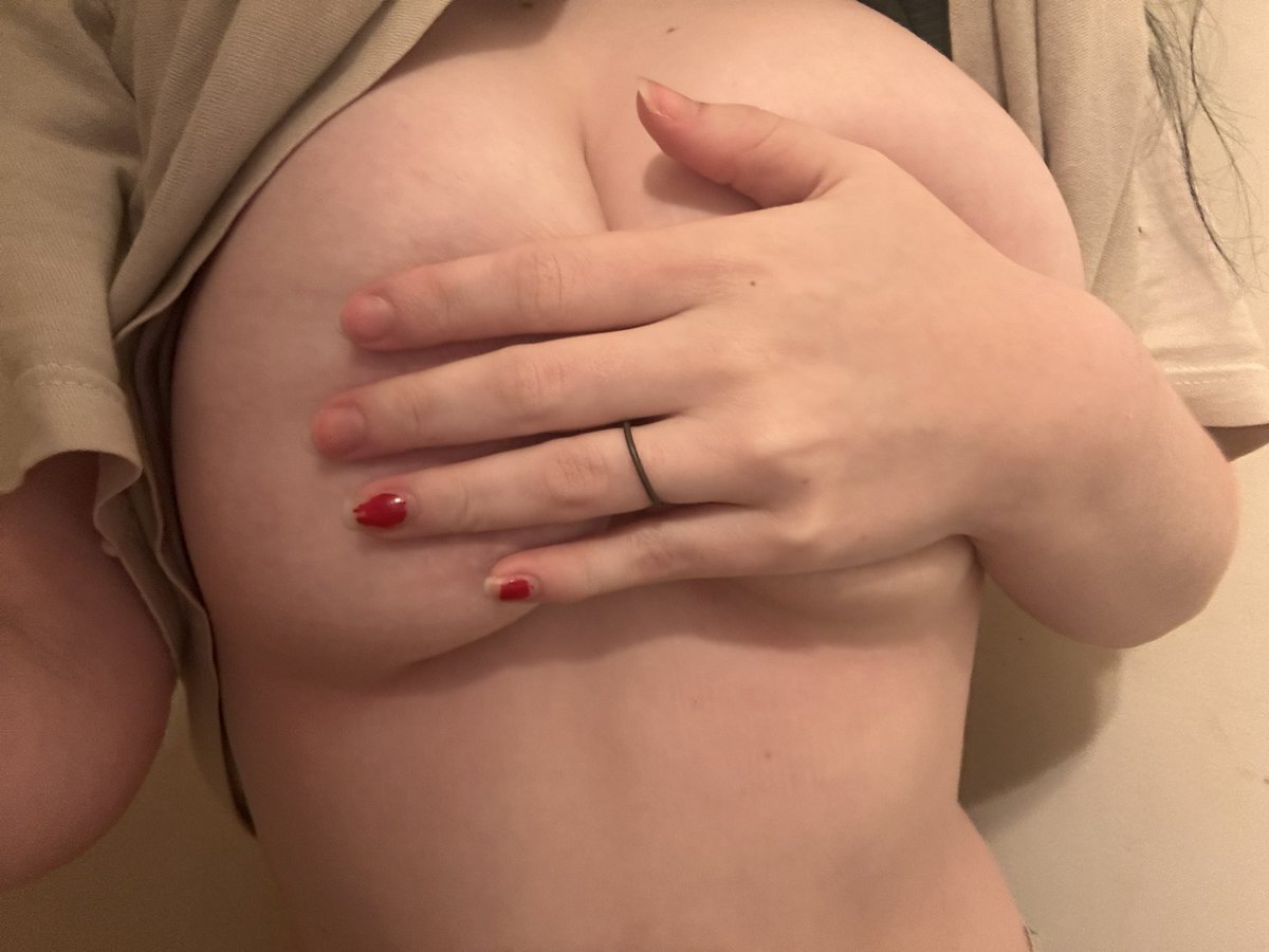 strwbrry4ields's tweet photo. atp ill do a frre facetime or anything , literally anything if you spend atleast $25 on me please just help me get some food n ill do anything you want:(

#nsfwtwtًً  #nsfwtwtً  #nsfwtwtﾟ  #nsfwtwtًًًٌٌٍِّ  #nsfwtwtًًًٌٌٍِّْْٓb  #teen #sellingcustoms  #sellingcontent #selling https://t.co/ogk7NSiBkF