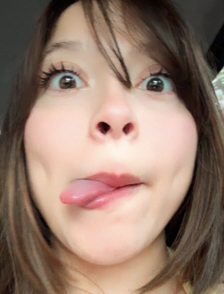 HelenaF53175's tweet photo. uma fotinha fofa tem que ter KKKKK https://t.co/LzJRGtyXLc