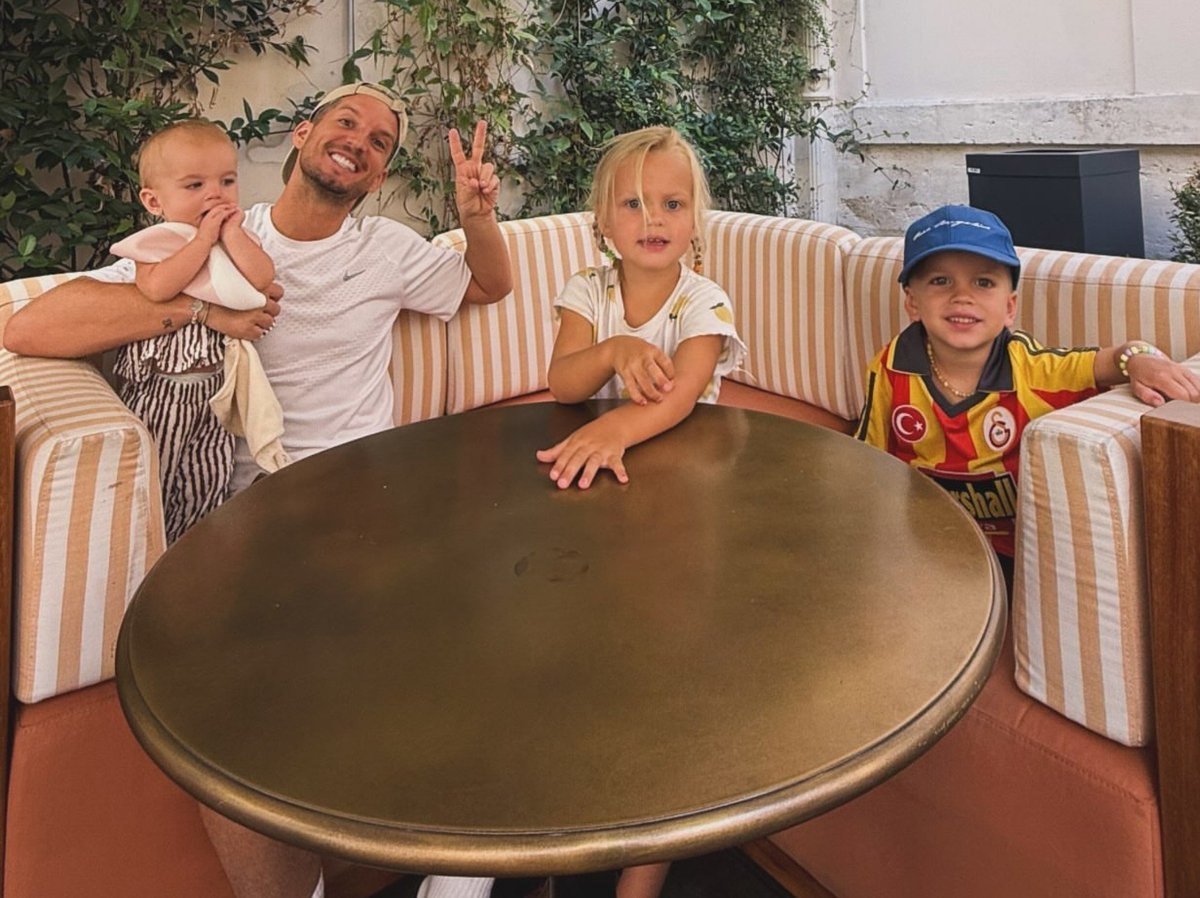 mostbethaber's tweet photo. 💛❤️😊Ciro Mertens, Galatasaray formasıyla. https://t.co/eXLHl0PzMn
