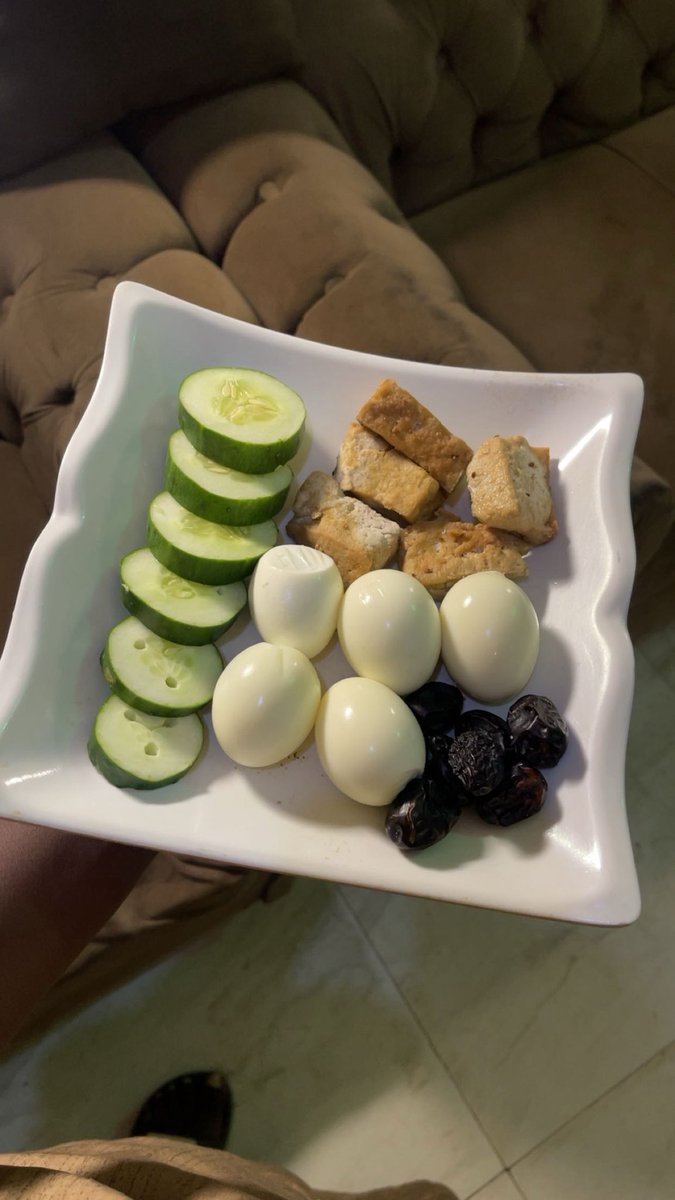 AloofGxxx's tweet photo. #PostRunningMeals
#ZeroOpayBalance
#HandDeyMeetMe
#PleaseHelpMe https://t.co/9cVUCzmSxH