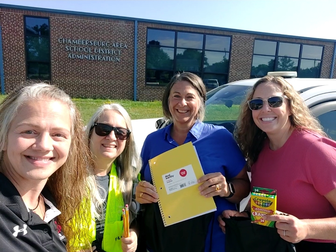 CASDNews's tweet photo. Target Distribution provided school supplies for the incoming Kindergarteners at Fayetteville Elementary School. Each student will receive a drawstring bag, crayons, notebook, and pencils! What an exciting way to start their educational journeys! Thank you, Target! https://t.co/LvUkOmyYuk
